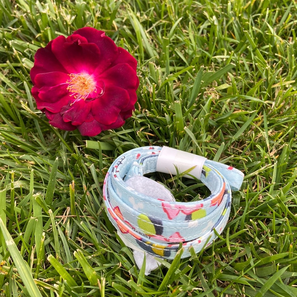 NWT Vera Bradley - Floating Garden Iconic Lanyard